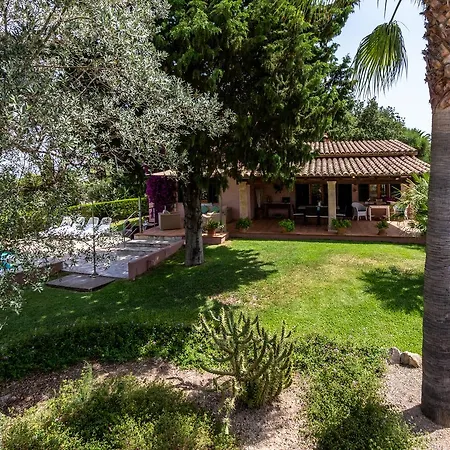 Alzina Villa *